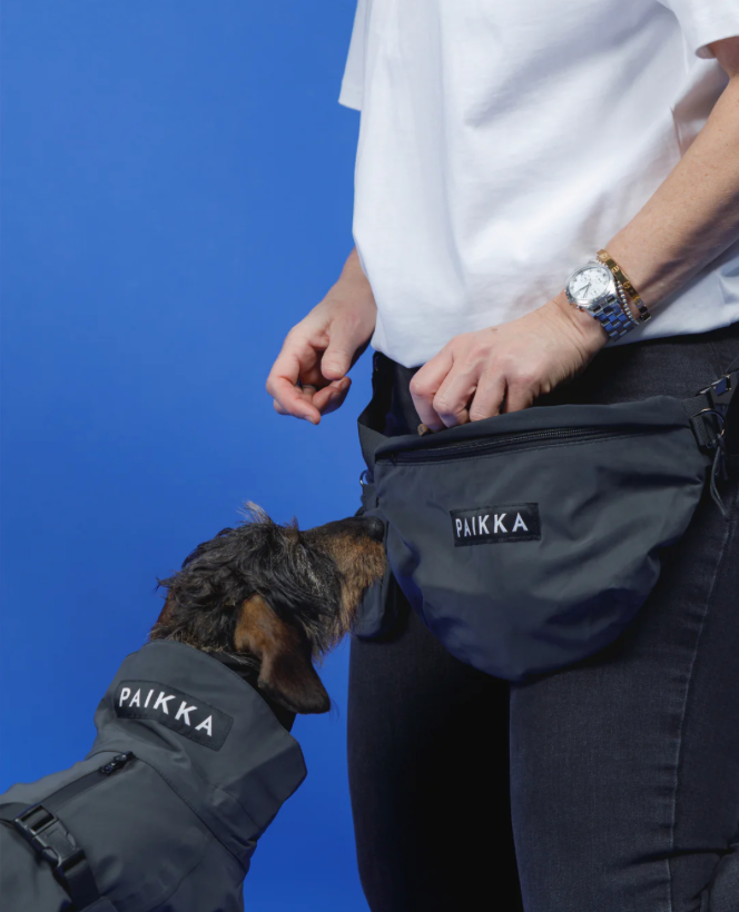 PAIKKA Visibility Leckerli-Tasche dunkel