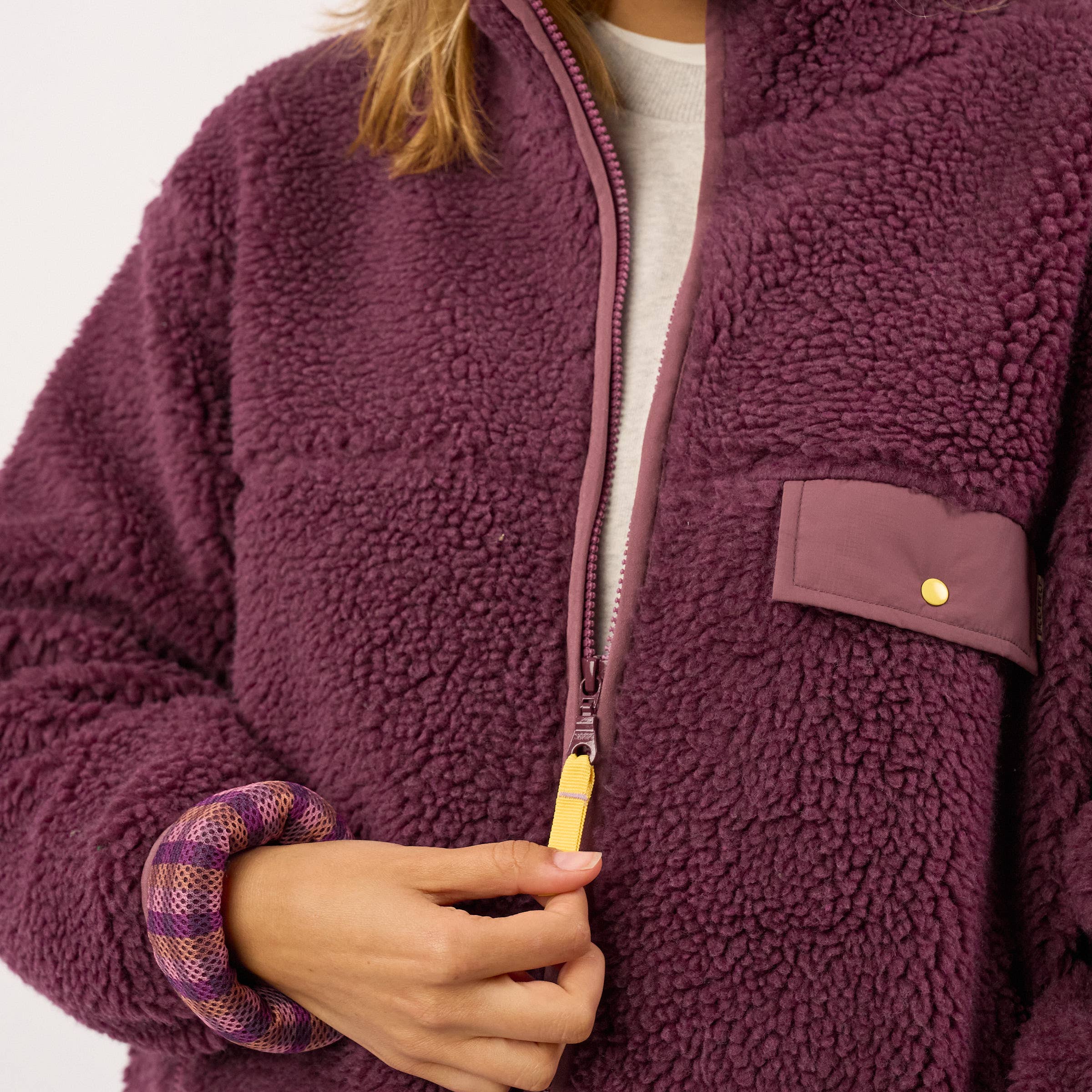 BILLYBELT Damenjacke aus Sherpa mit Reissverschluss und langen Ärmeln "pflaume"